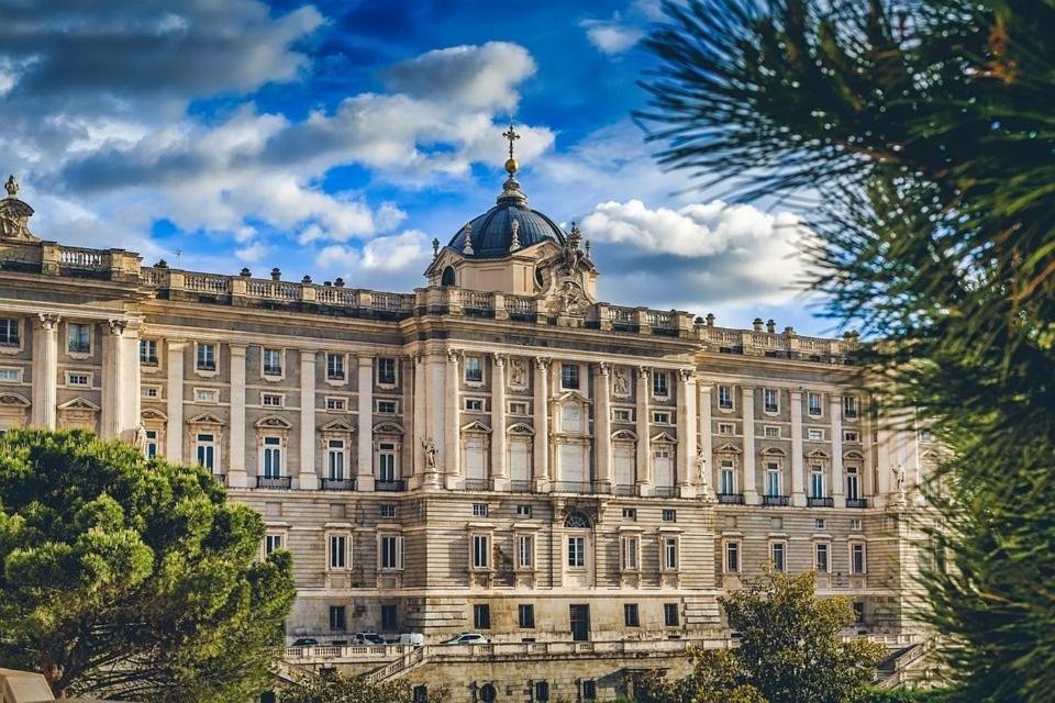 Parsa Homstay Мадрид Екстер'єр фото